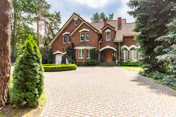 Best Affordable Driveway Pavers  in Earlimart, CA